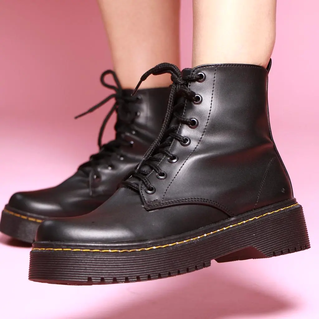 Combat boots