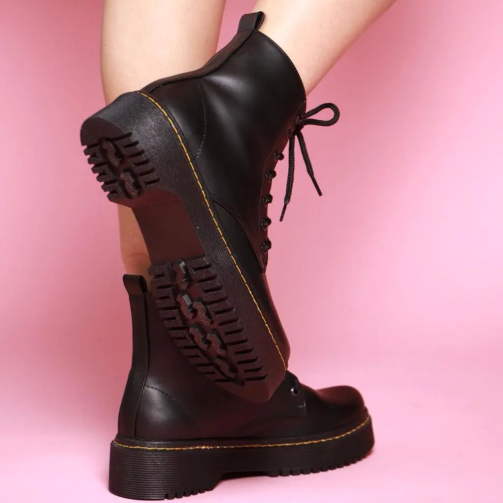 Combat boots